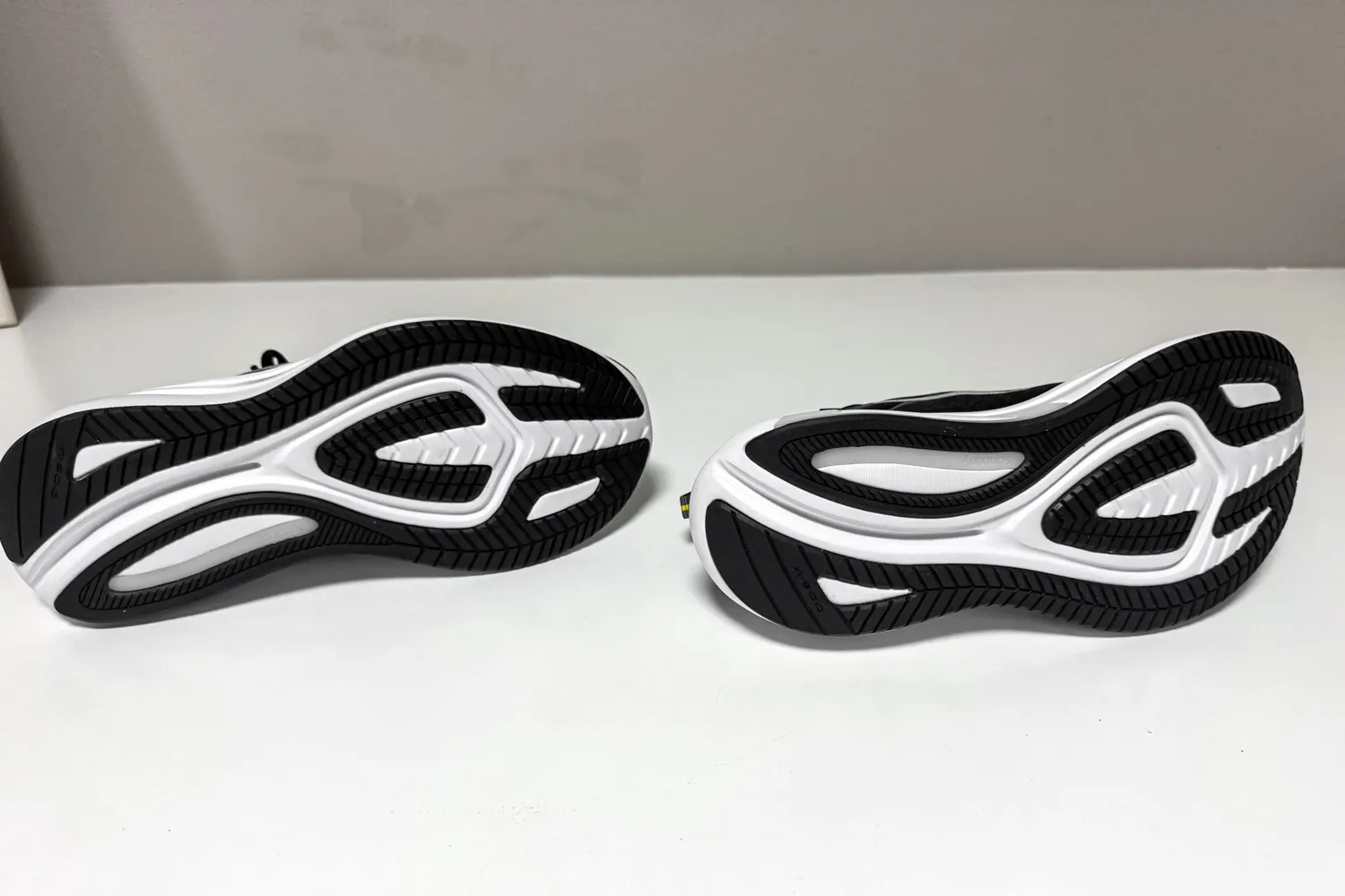 The treads on the bottom of the Saucony Women's Omni 22 Running Shoes