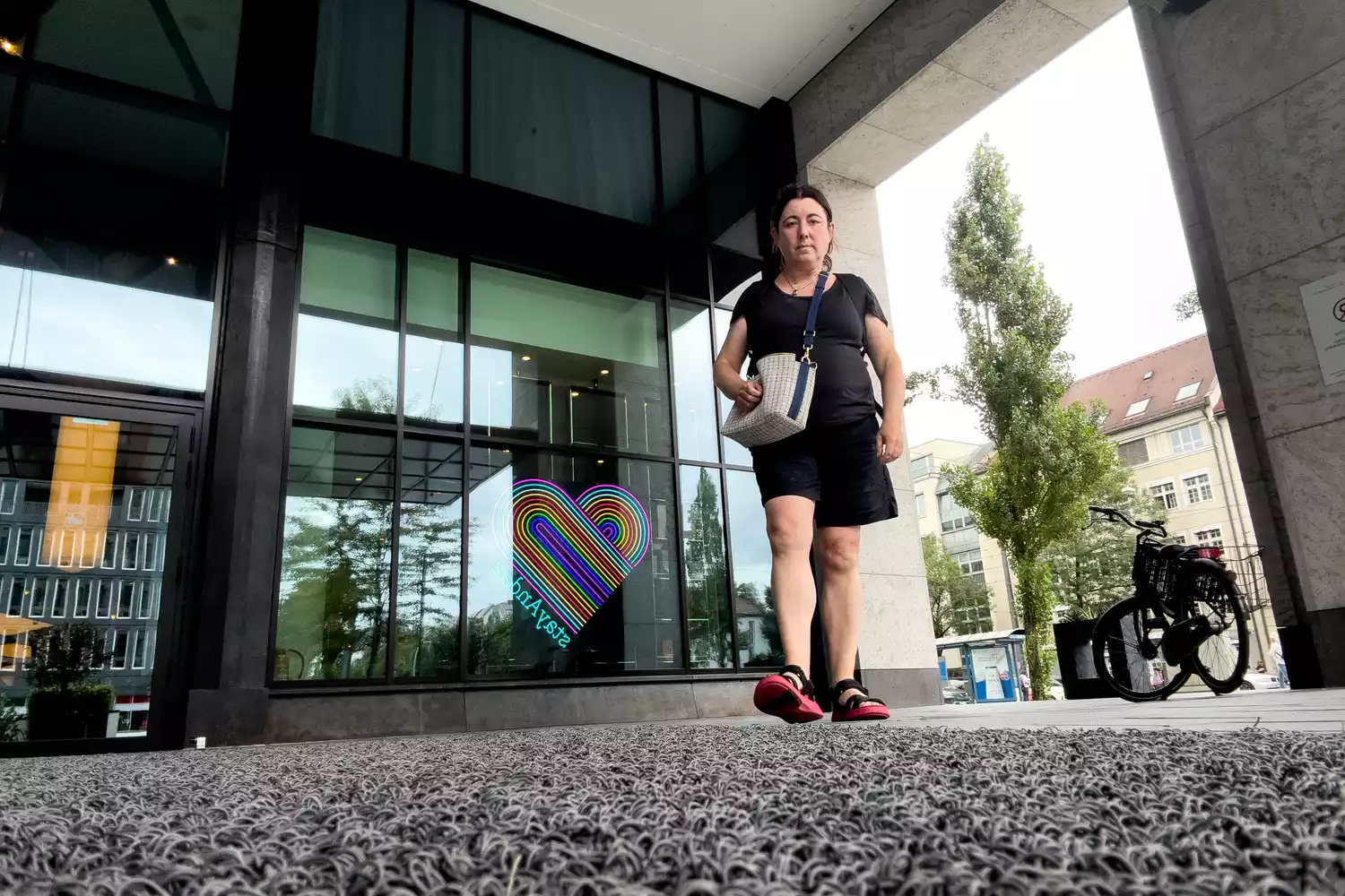 Person wearing Vivaia Sport Sandals