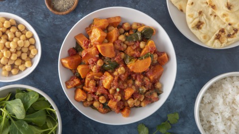 Sweet Potato Curry With Spinach and Chickpeas