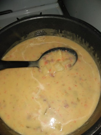 Cheesy Ham and Potato Soup