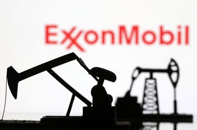 Analysis-Exxon Mobil's megadeal to test climate-aware shareholders