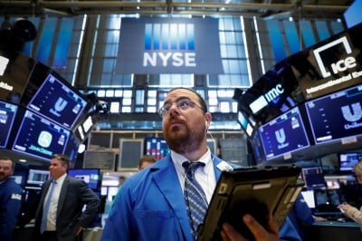 Stock Market Today: Dow ends higher after rebounding amid 'goldilocks' jobs report