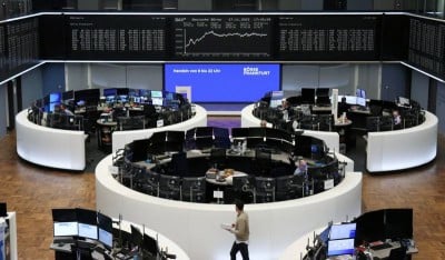 European shares muted as investors await Fed minutes for policy outlook